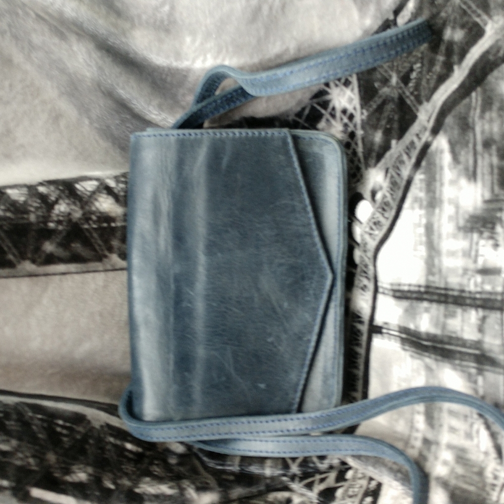 Fashionable leather purse